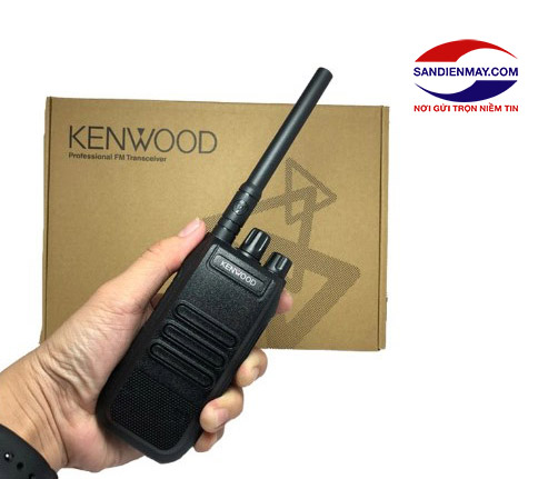 Máy bộ đàm cầm tay Kenwood P802